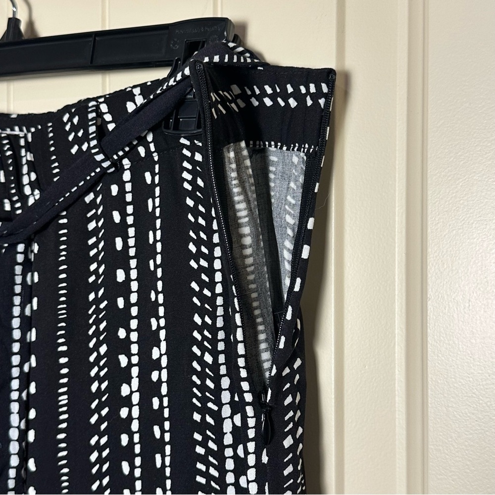 Cupcakes and Cashmere Melena Dotted Stripe Crop Pants Size M EUC - Picture 9 of 15
